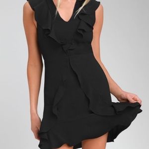 BLACK RUFFLED SLEEVELESS DRESS